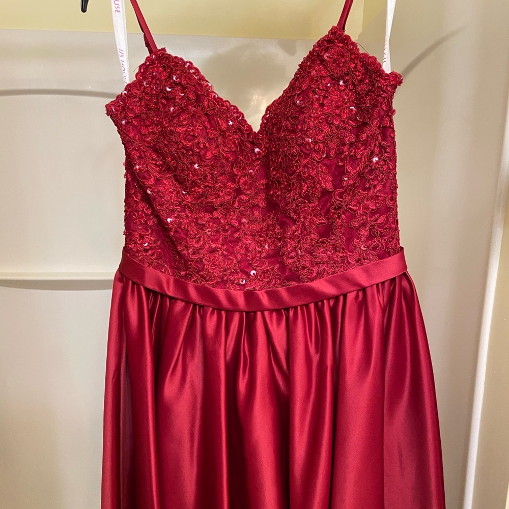 Jj House size 8 red